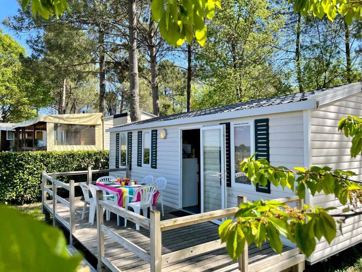 Camping Le Pressoir Petit-Palais-et-Cornemps المظهر الخارجي الصورة