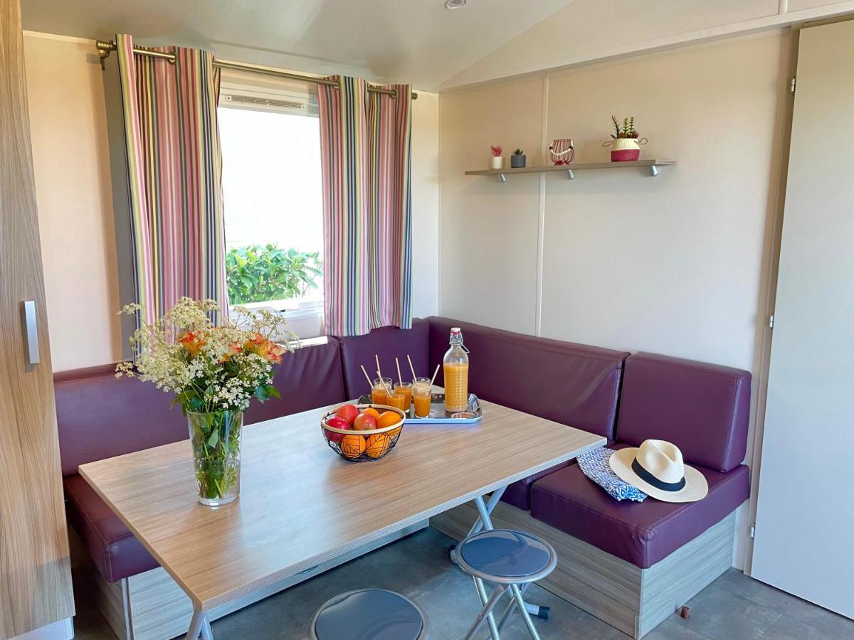 Camping Le Pressoir Petit-Palais-et-Cornemps المظهر الخارجي الصورة