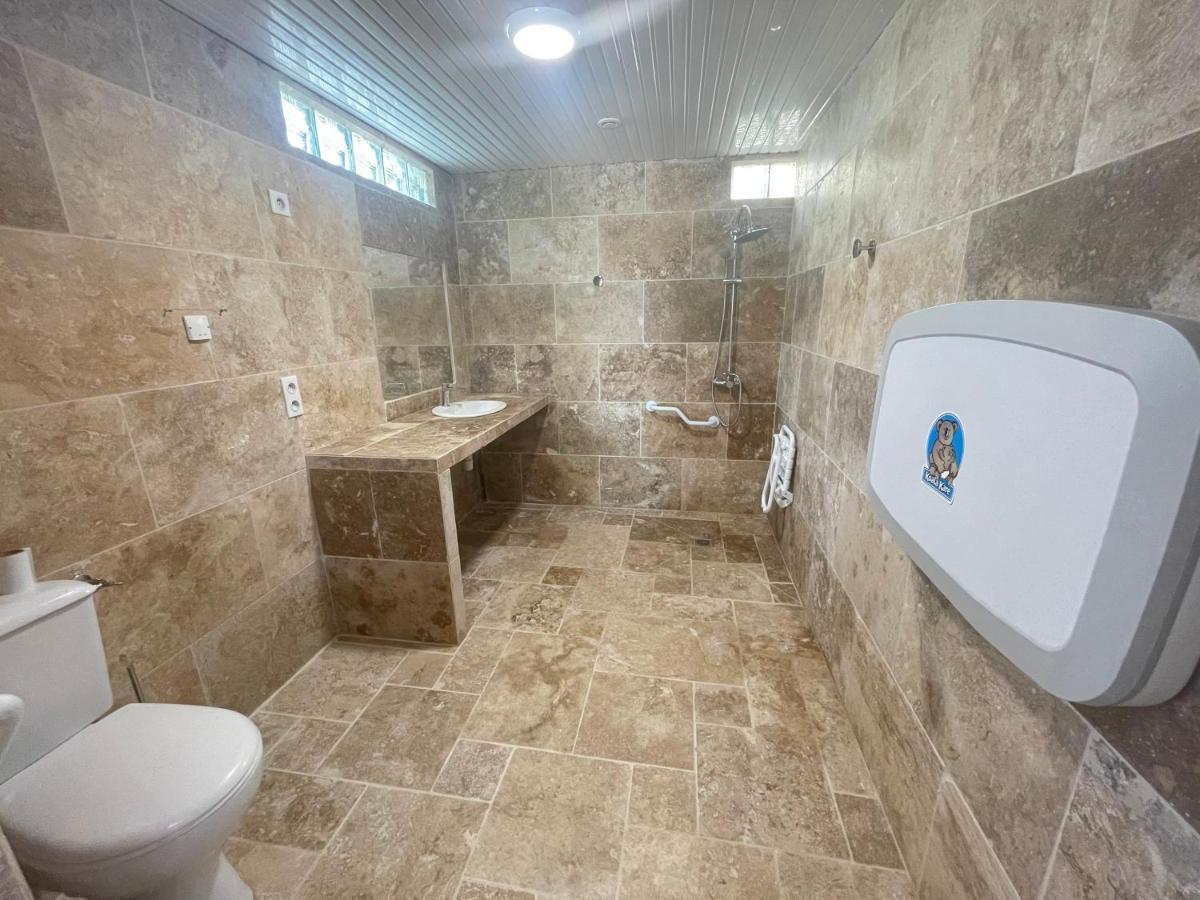 Camping Le Pressoir Petit-Palais-et-Cornemps المظهر الخارجي الصورة