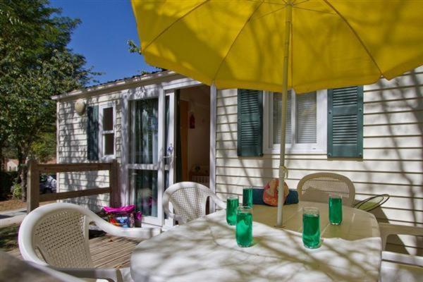 Camping Le Pressoir Petit-Palais-et-Cornemps المظهر الخارجي الصورة