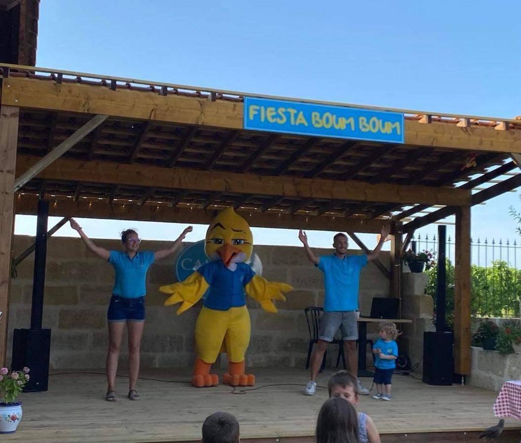 Camping Le Pressoir Petit-Palais-et-Cornemps المظهر الخارجي الصورة