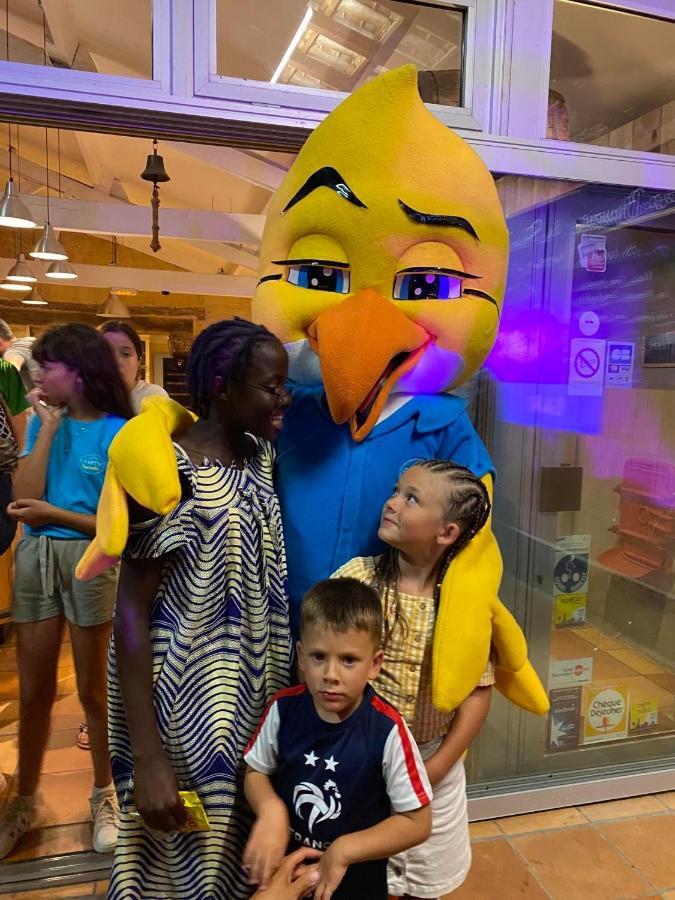 Camping Le Pressoir Petit-Palais-et-Cornemps المظهر الخارجي الصورة