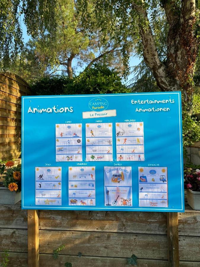 Camping Le Pressoir Petit-Palais-et-Cornemps المظهر الخارجي الصورة