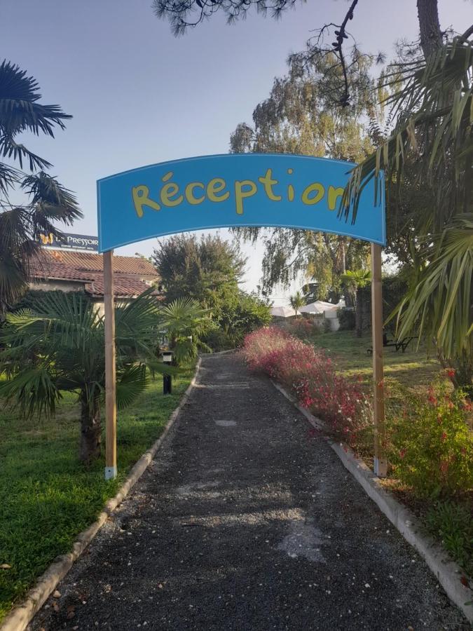 Camping Le Pressoir Petit-Palais-et-Cornemps المظهر الخارجي الصورة