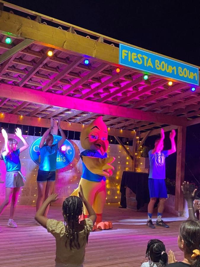 Camping Le Pressoir Petit-Palais-et-Cornemps المظهر الخارجي الصورة