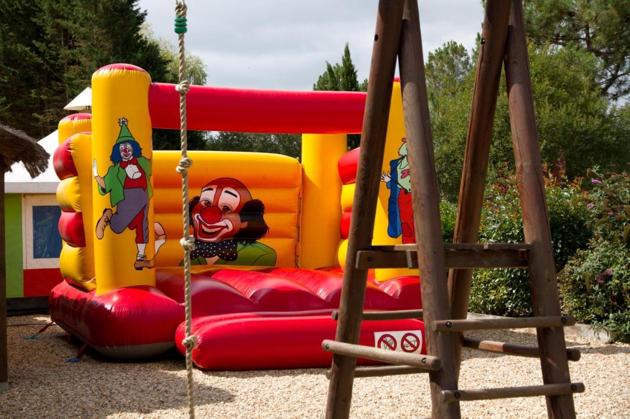 Camping Le Pressoir Petit-Palais-et-Cornemps المظهر الخارجي الصورة